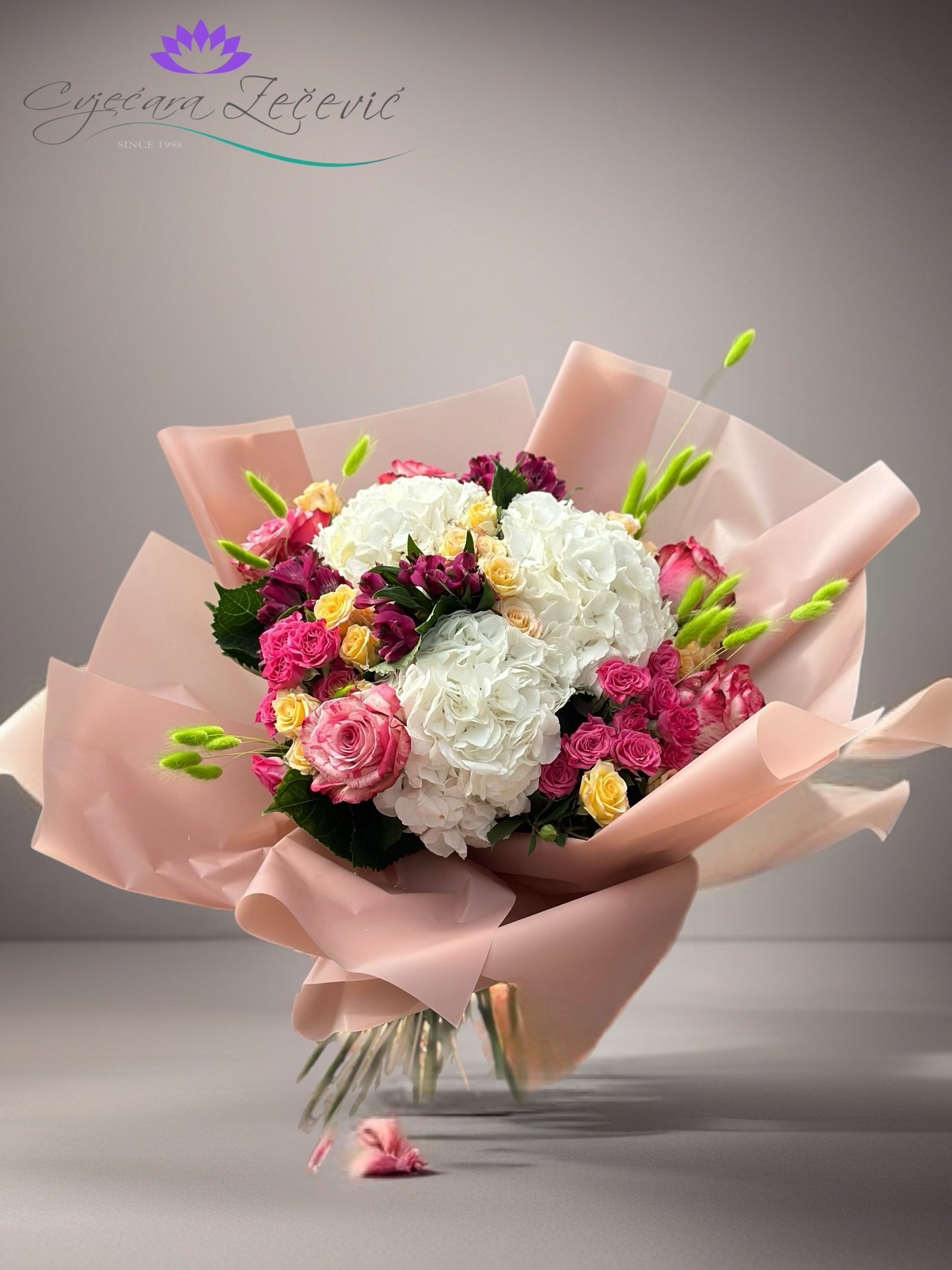 Buket ruze, mini ruze i hortenzije