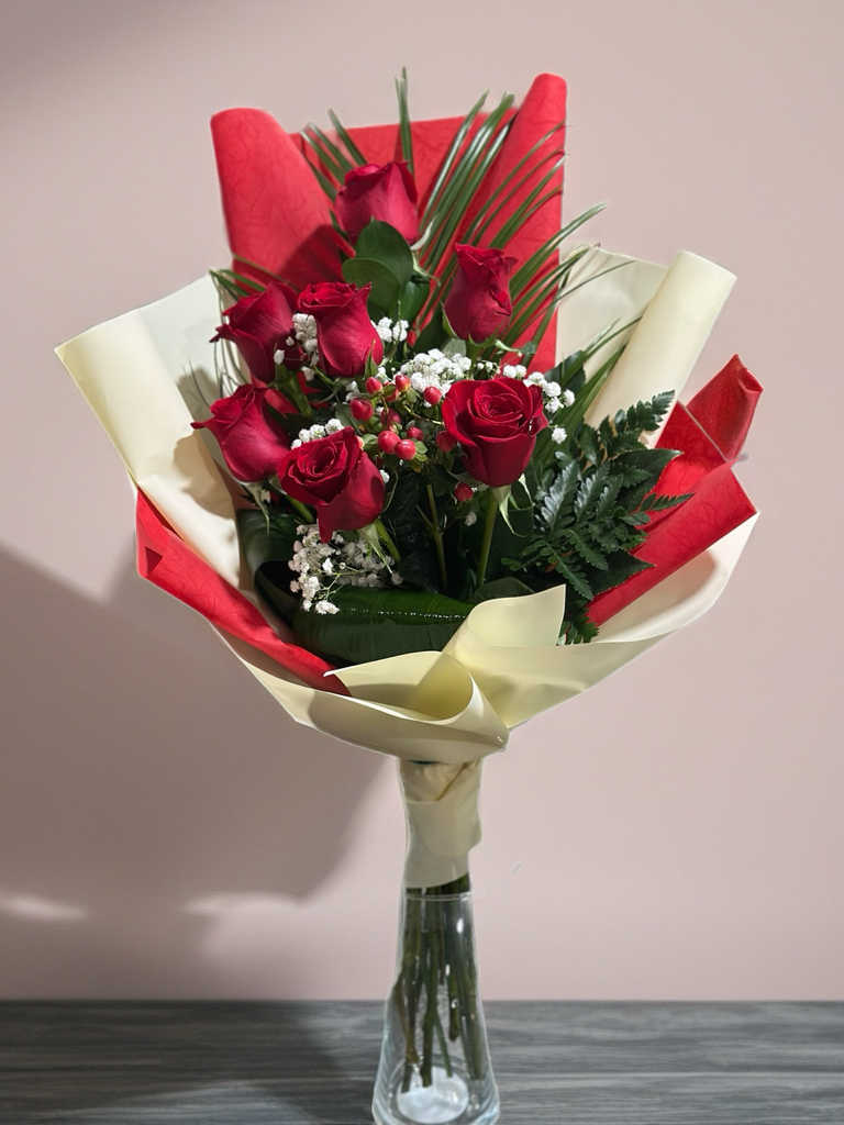 Bouquet with 7 red roses