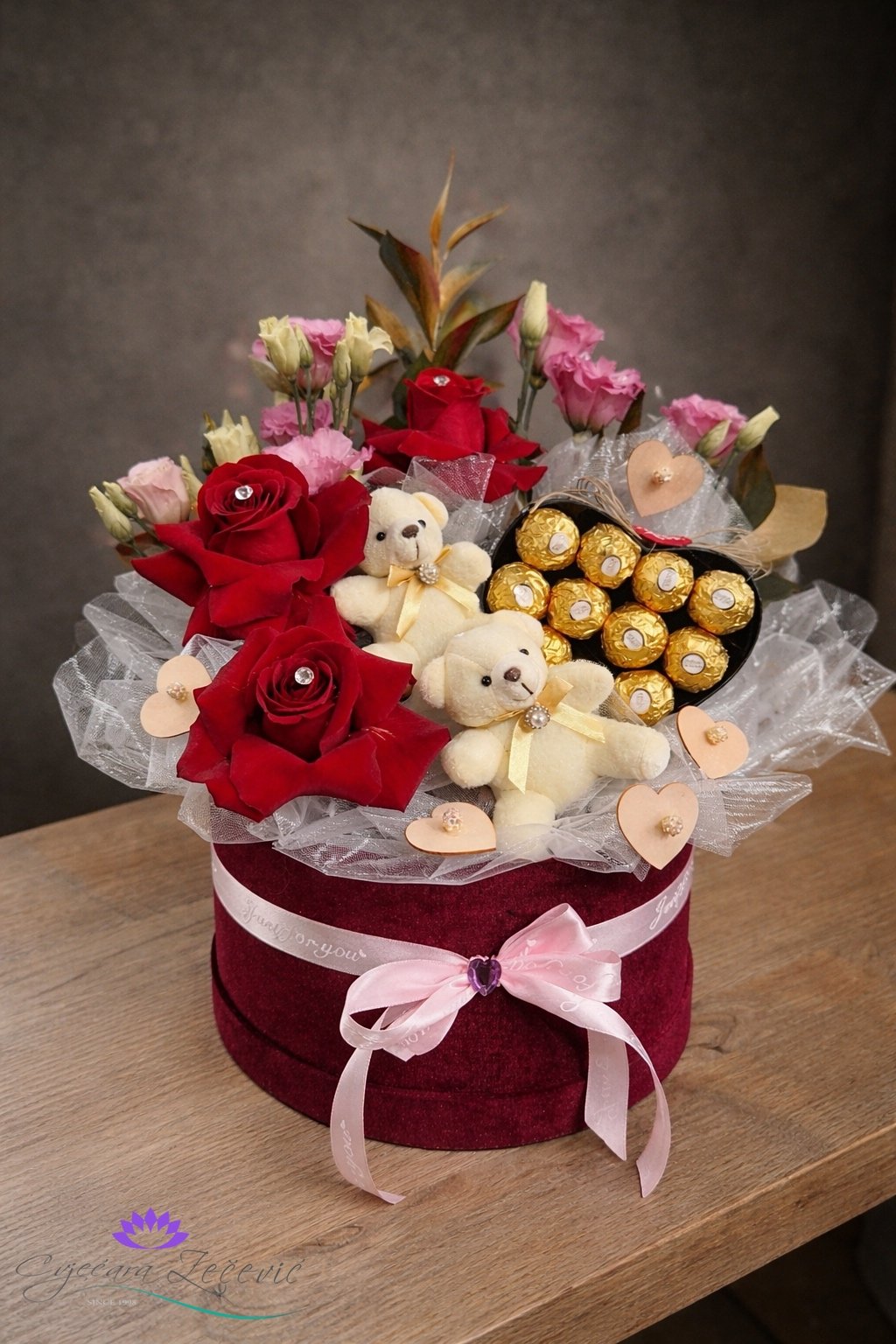 Cvijece, medo i slatkisi